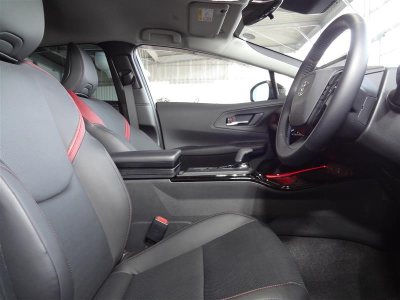 プリウス　ちょびさん　左上下 槌屋ヤック株式会社