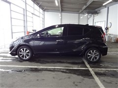 アクア Sスタイルブラック