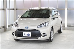 トヨタ アクア G 4WD