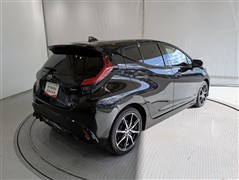 アクア GR スポーツ