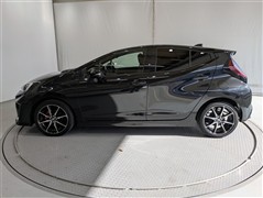 アクア GR スポーツ