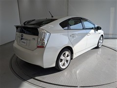 *プリウス Sツーリングセレクション