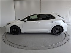 カローラスポ HV G スタイル