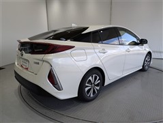 プリウスPHV A