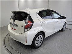 アクア S スタイルブラック