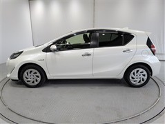 アクア S スタイルブラック