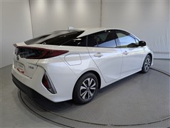 プリウスPHV A