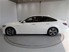 クラウン HV RS
