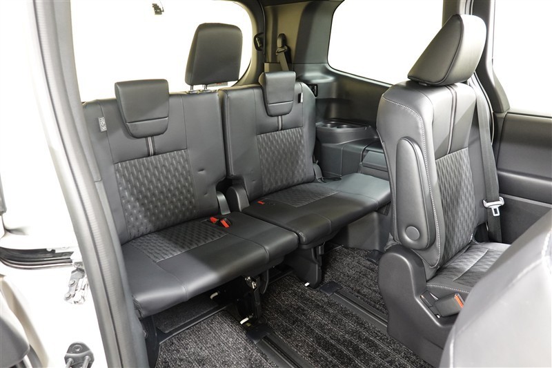 ノア ハイブリッド S-Z（073010105471）の中古車 | トヨタ認定中古車