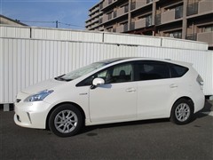 プリウスアルファ S