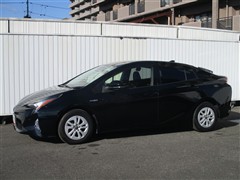 プリウス Sセーフティプラス