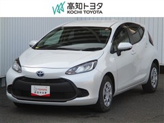 トヨタ アクア X