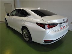 ES300h バージョンL