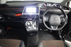 シエンタ HEV G クエロ