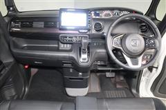 N-BOX カスタムG LターボHS