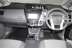 プリウスアルファ S