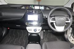 プリウス S セーフティプラス