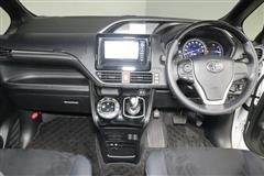 エスクァイアHEV GIプレミアムBT