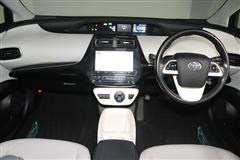 プリウス A プレミアムツーリング