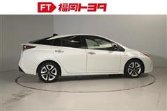 プリウス Sセーフティプラス2トーン