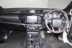 ハイラックス Z GRスポーツ