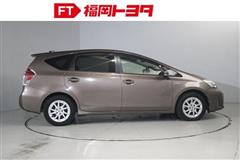 プリウスアルファ S