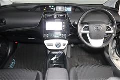 プリウス S セーフティプラス