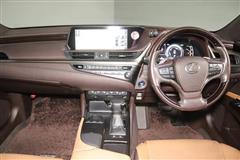 ES300h バージョンL