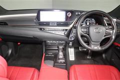 ES300h Fスポーツ