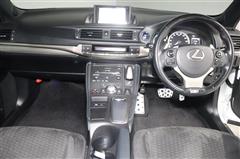 CT200h Fスポーツ