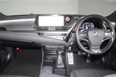 ES300h Fスポーツ