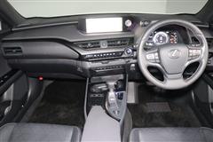 UX250h バージョンL