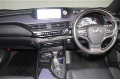 UX250h アーバンエレガンス
