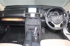 IS300h バージョンL