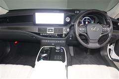 LS500h バージョンL