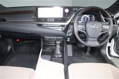 ES300h ヒョウジュン