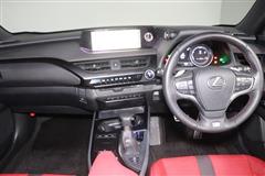 UX250h Fスポーツ