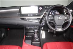 ES300h Fスポーツ