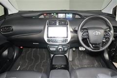 プリウス A ツーリング ブラック