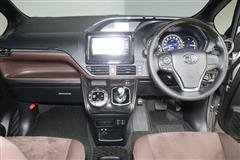 エスクァイア HEV GIプレミアム