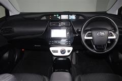 プリウス S セーフティプラス