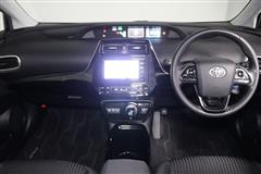 プリウス Sセーフティプラス2トーン