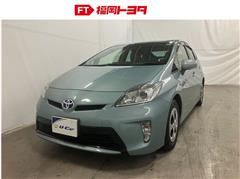 トヨタ　プリウス S
