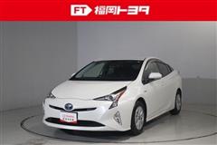 トヨタ プリウス Sセ-フティプラス