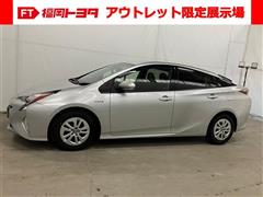 プリウス Sセーフティプラス