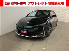トヨタ　プリウス PHEV S