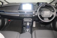 プリウス PHEV G