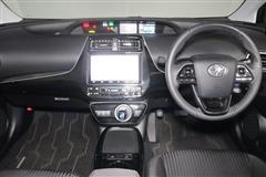 プリウス PHEV A