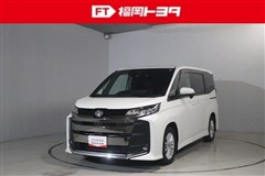 トヨタ　ノア S-G Pセキリフトアップチルト