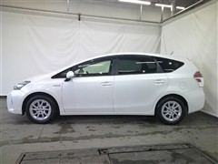 プリウスアルファ S